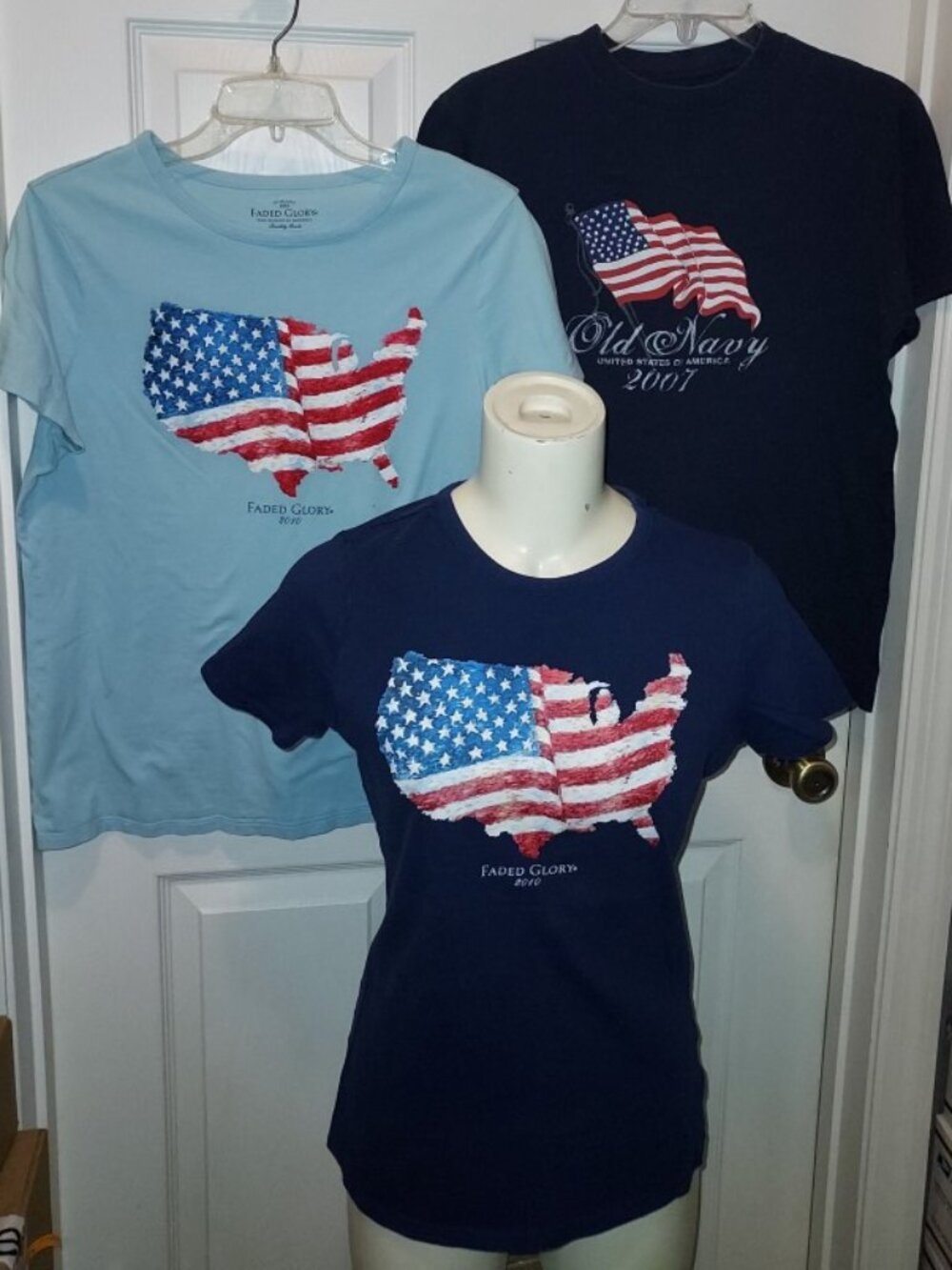 LOT Ladies Patriotic Flag Shirts 🇺🇸 ❤️🤍💙 OLD NAVY FADED GLORY Size M & 2 XL